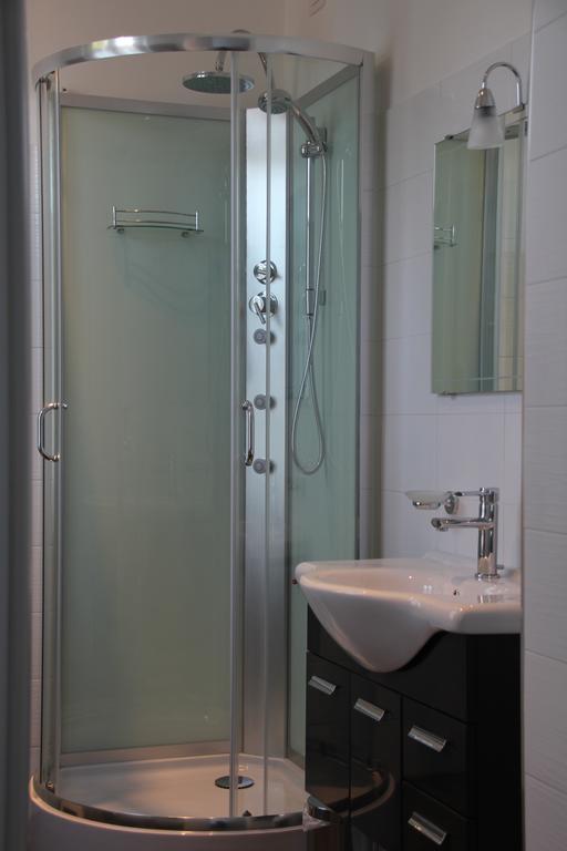 La Ciliegia Bianca Bed & Breakfast Belgirate Ruang foto