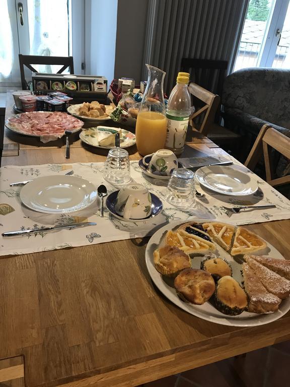La Ciliegia Bianca Bed & Breakfast Belgirate Bagian luar foto